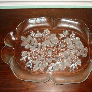 Mikasa Bianca Scalloped Etched Floral Glass Serving Tray